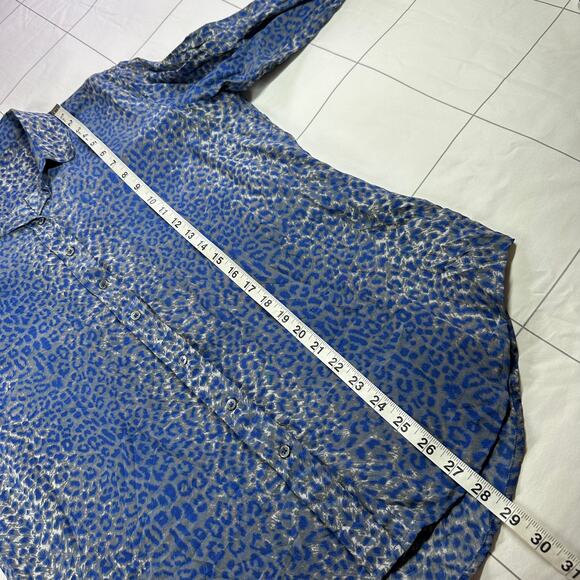 J. McLaughlin Top Womens Large Blue Gray Silk Leopard Button Up Long Sleeve Work - Picture 6 of 6